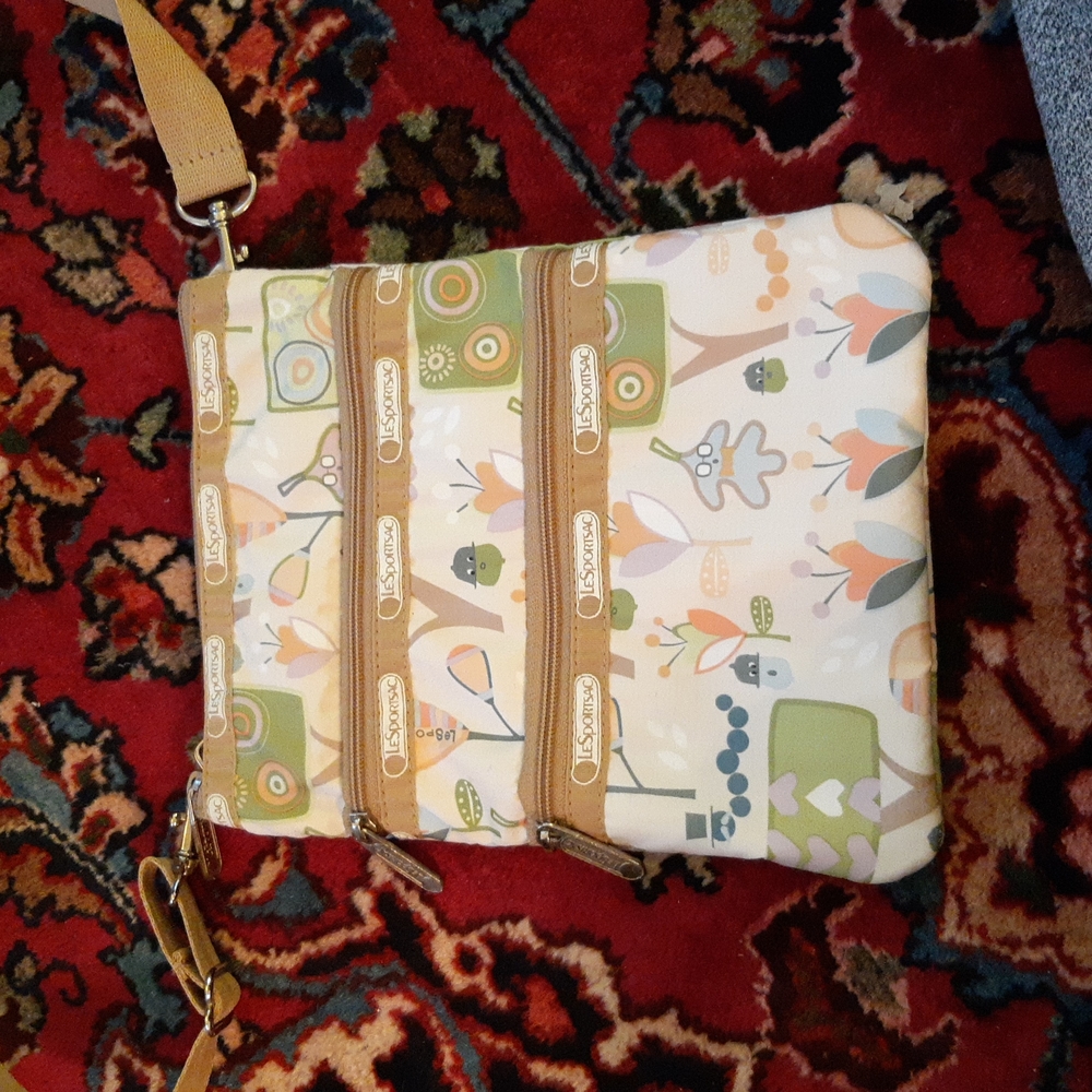 Lesportsac small messenger bag